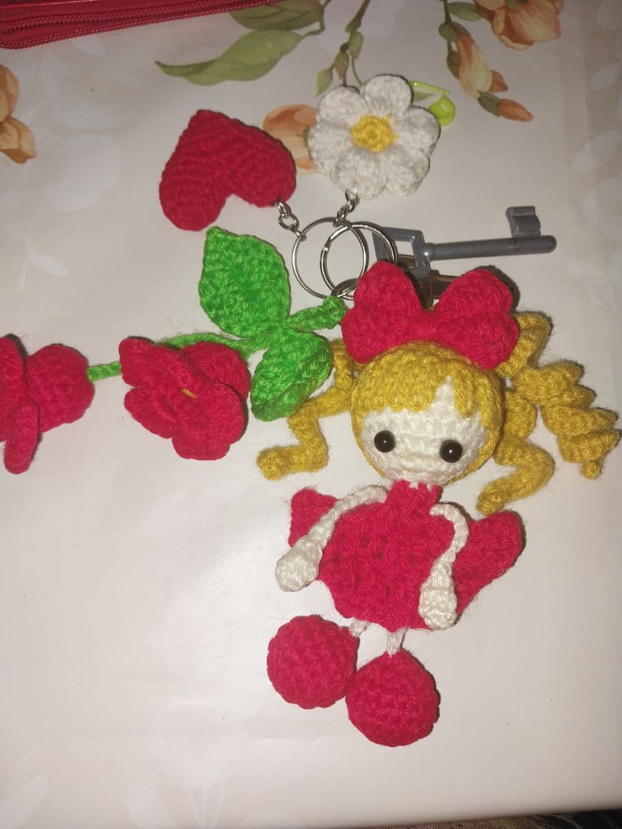 Amigurumi chaveiro boneca em lã