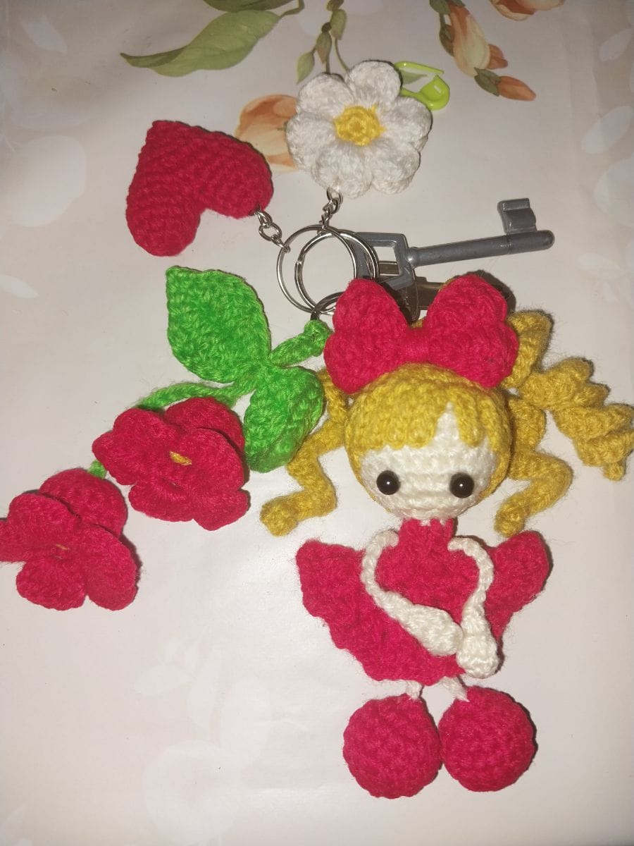 Amigurumi chaveiro boneca em lã - Foto 2
