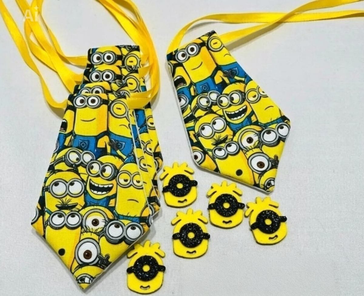 Kit Gravata Reta e Adesivo dos Minions Tam. M - Foto 2