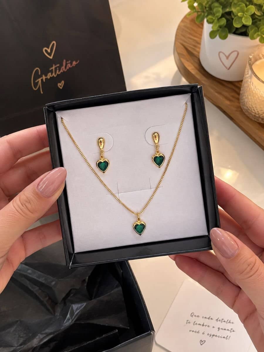 Conjunto Coração Verde Ouro - Semi Jóia
