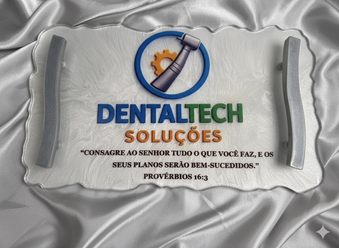Bandeja com sua logo