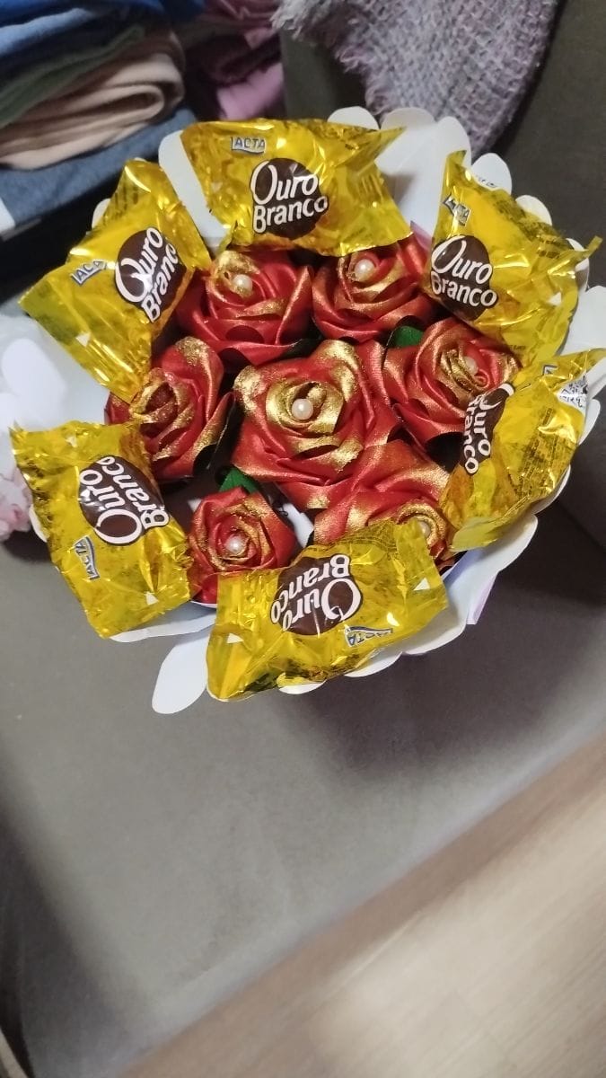Buquê de rosas de cetim - Foto 1