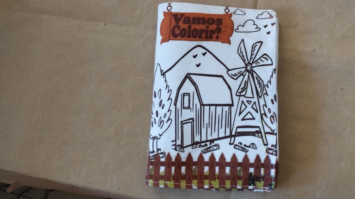 Livro estampado lavável