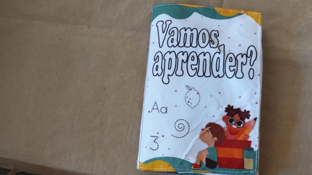 Livro Estampado Pinta e Lava - Foto 1