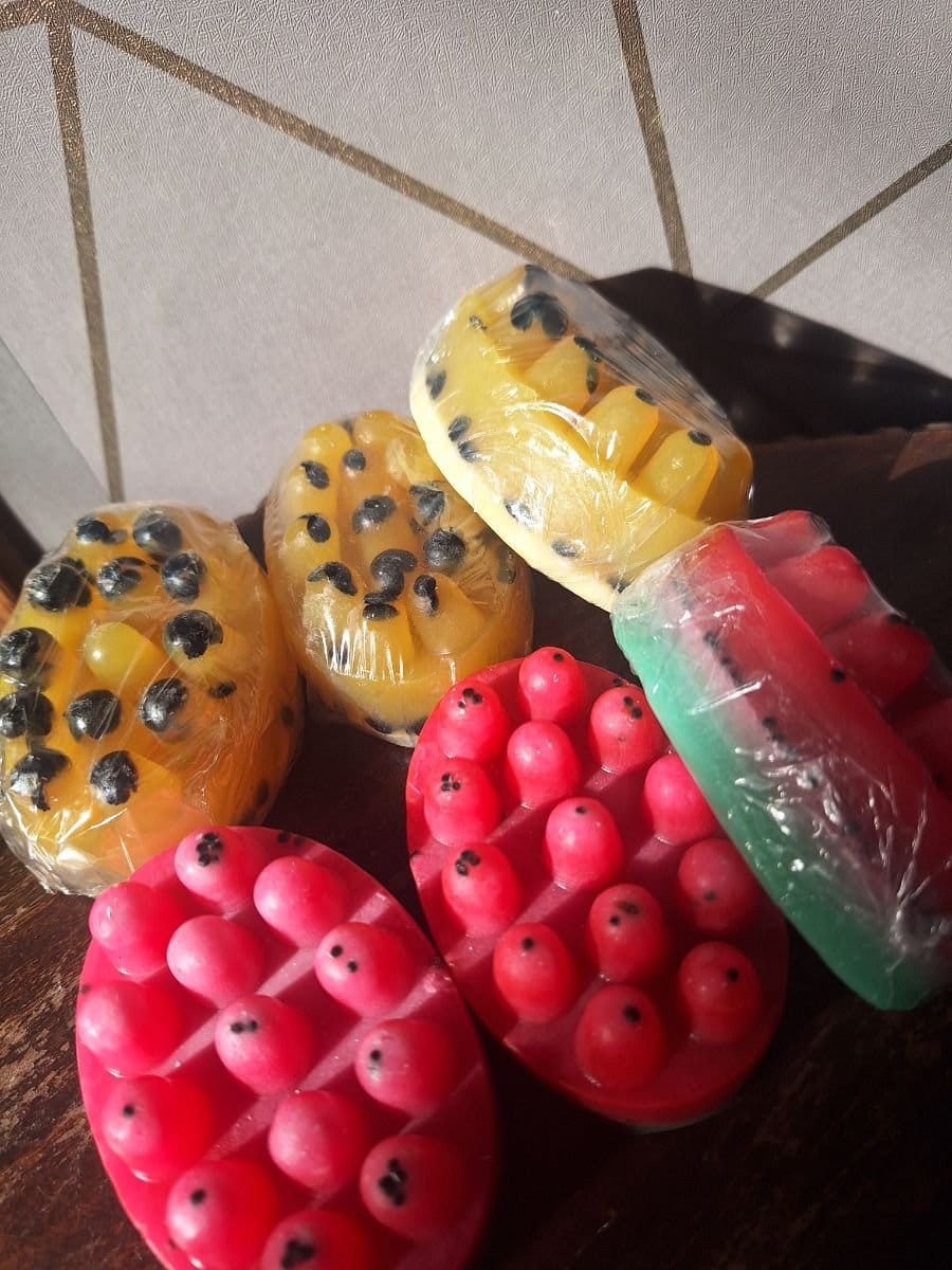 Sabonete massageador artesanal 100g, valor por unidade. - Foto 1