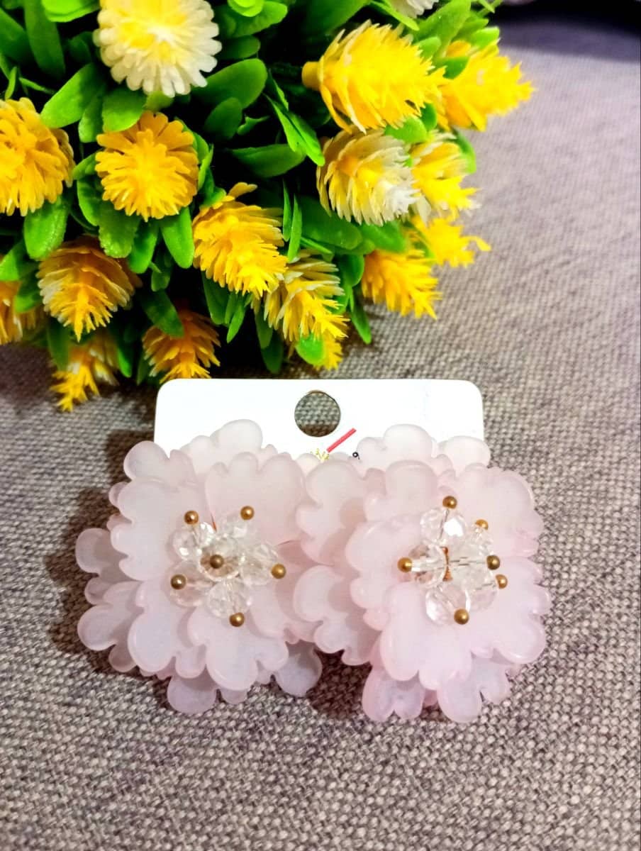 Brinco floral rosé