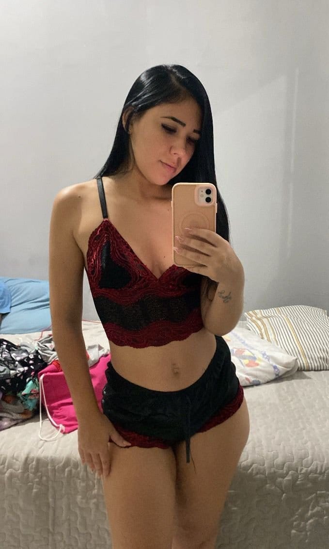 Baby Doll cetim preto com renda vermelha 🍎 - Foto 1