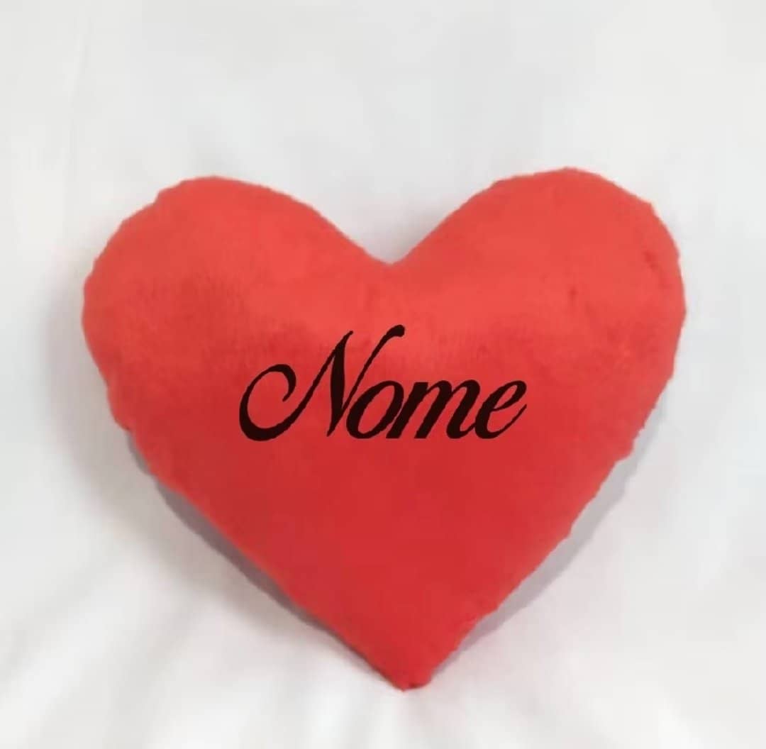 Almofada coração em pelúcia com nome tamanho 30x28cm