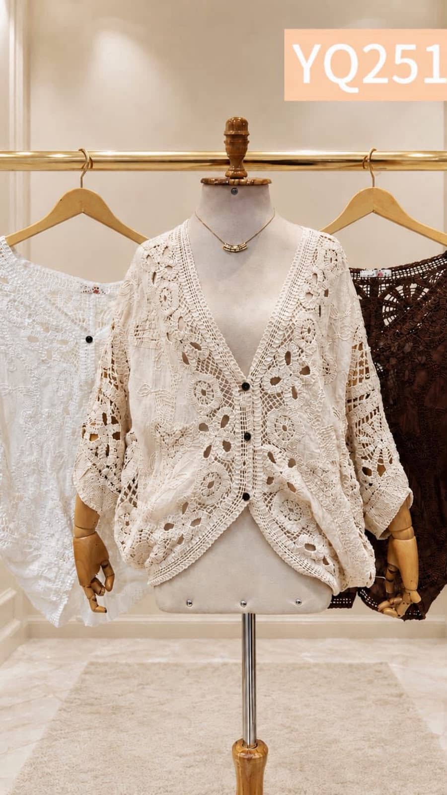 Kimono Rendado Artesanal com Botões