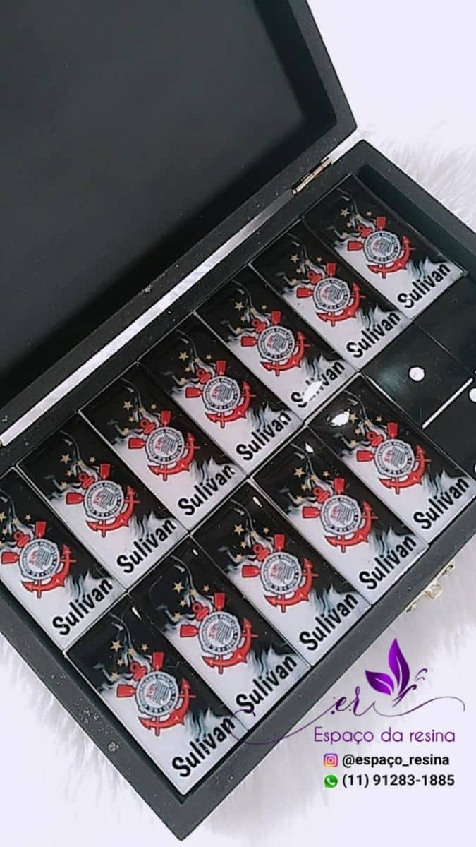 Dominó personalizado em resina com caixa