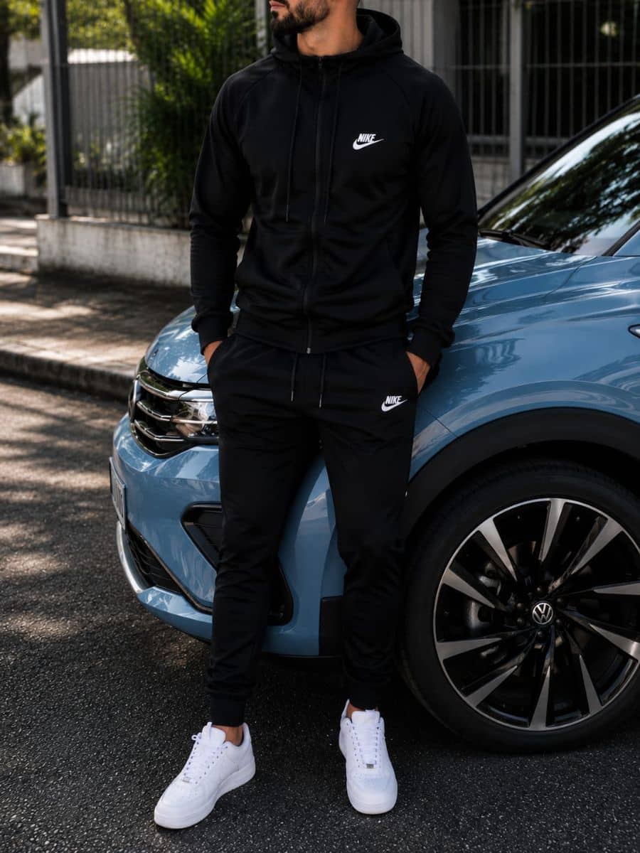 *Conjuntos da Nike* 🤩🛍️ *Material:* Poliéster/Flanelado/Bordado 💥 ⚠️ *_Formato Normal_*⚠️ *M* - Veste 38/40 *G* - Veste 42 *GG* - Veste 44