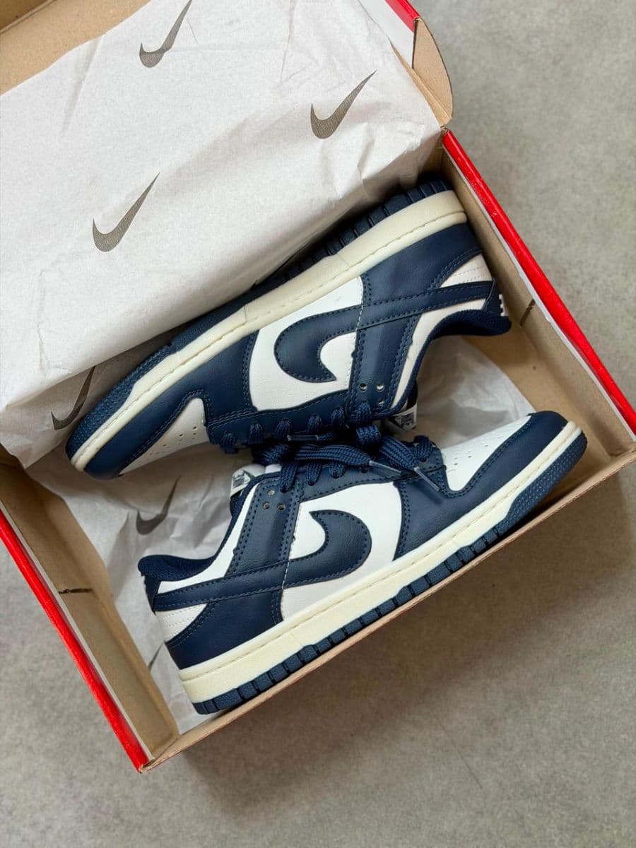 *Novidade* Tênis Nike SB Dunk Low 💙 • Premium • Dois tipos de cadarço • Saquinho tnt Numeração: 34 ao 43 Cor: Azul marinho