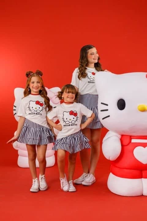 Combinadinho Tee + Short Saia ( Hello Kitty Charms) preto