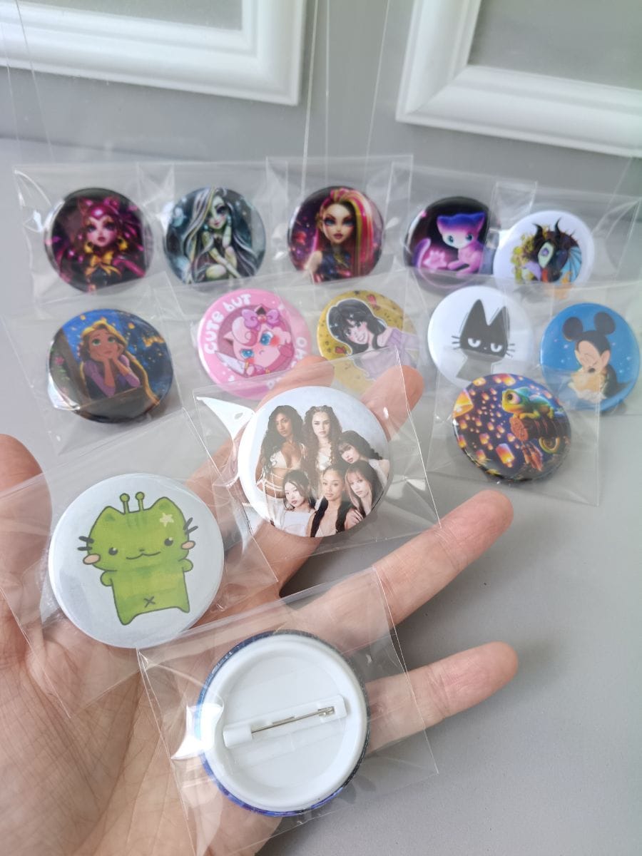 Bottons Broches personagens variados - Foto 4