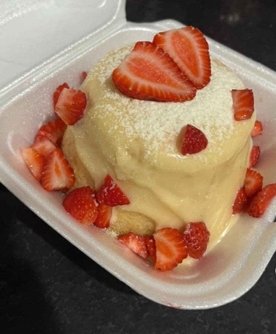 Mini vulcão de ninho com morangos 🍓