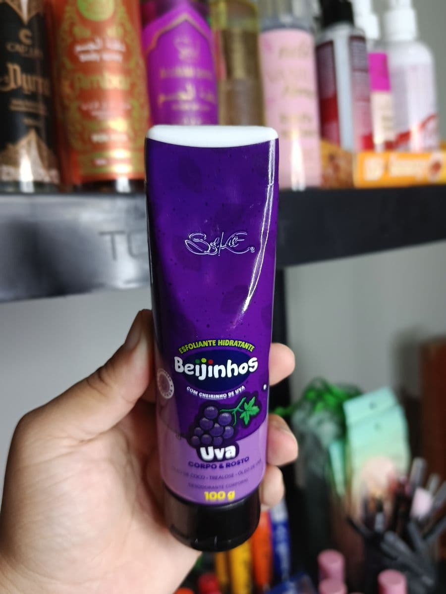 Esfoliante corpo e rosto de Uva