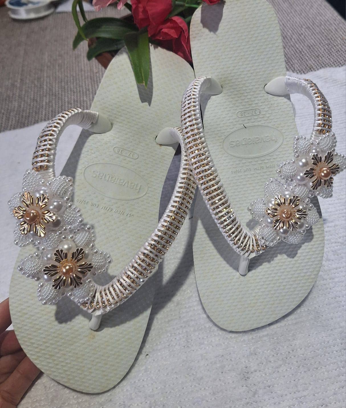 Chinelo Havaianas Personalizado Flor Dourada Luxo & Strass