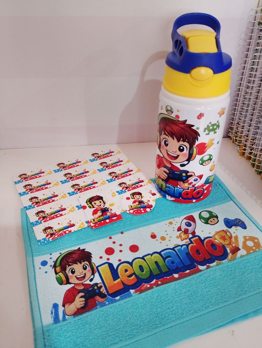 Kit squezze toalhinha e adesivos infantil personalizados - Foto 2