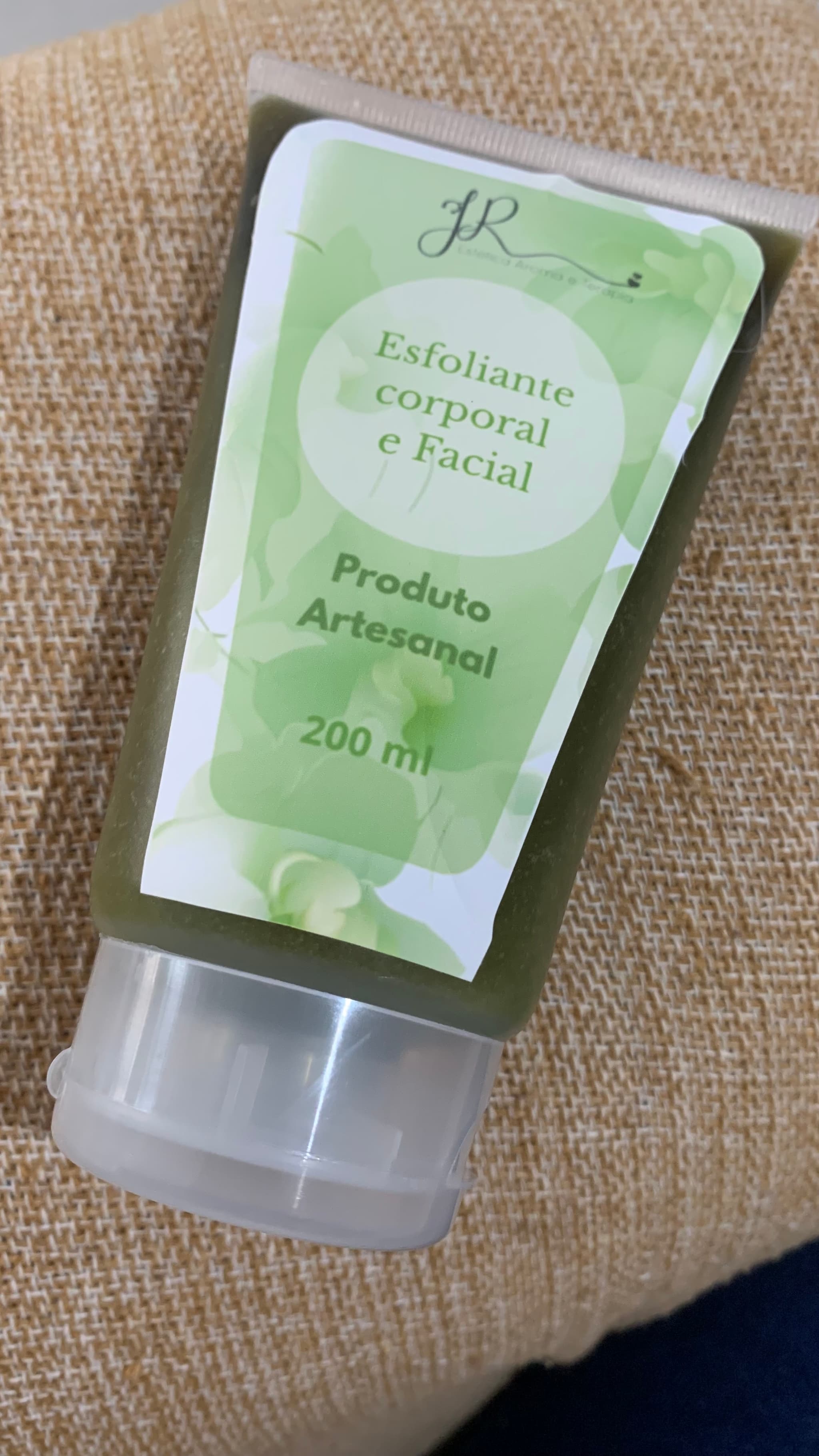 Esfoliante corporal e facial