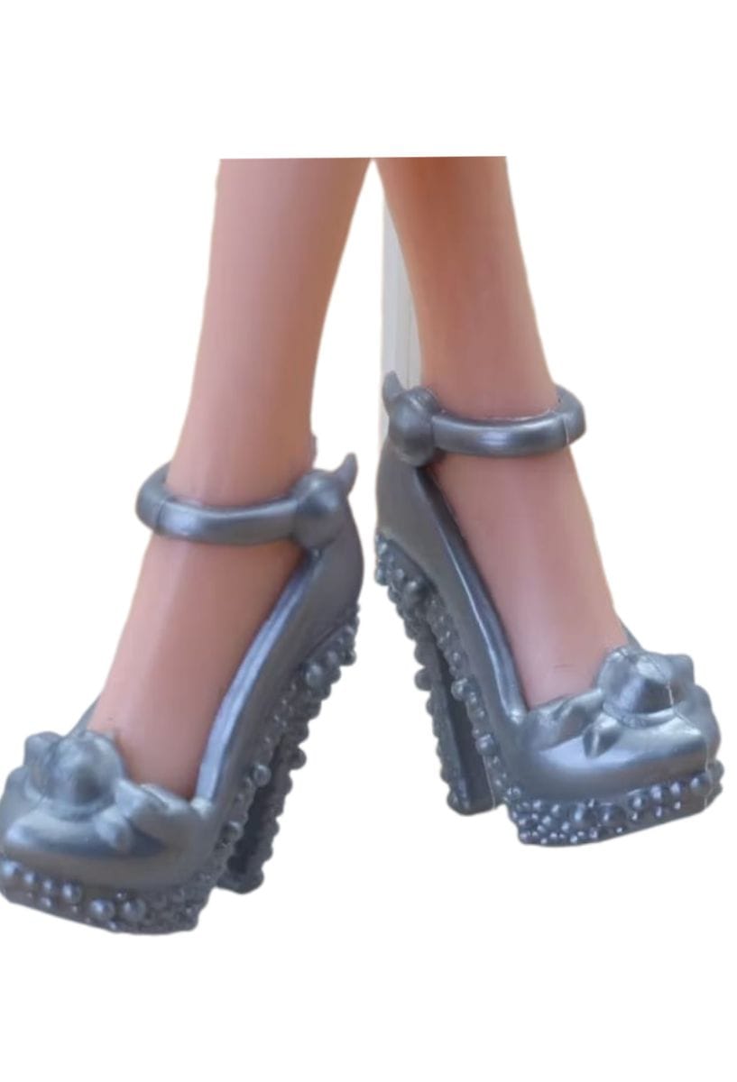 Sandália para Barbie - Foto 1