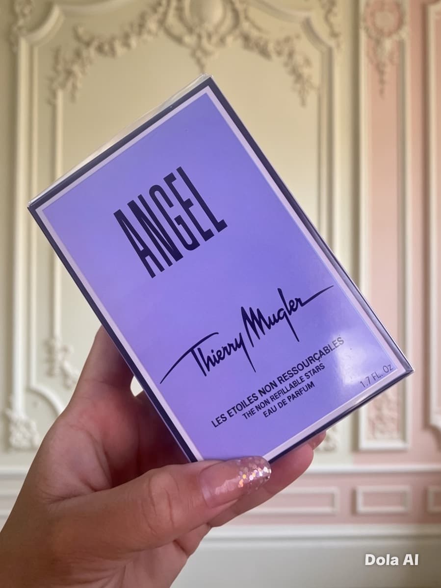 Perfumes contra tipos importados várias fragrâncias com 12h00 de fixação e ótima qualidade e preço baixo comprando um sai por 70 reais e 2 sai por R$100