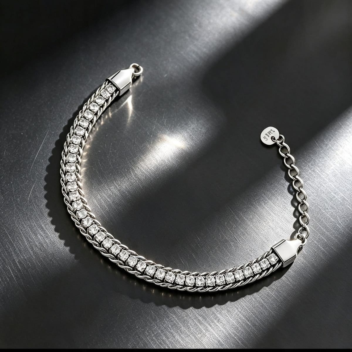Pulseira estilo lacraia cravejada com zircônias 19cm+5cm - Foto 2