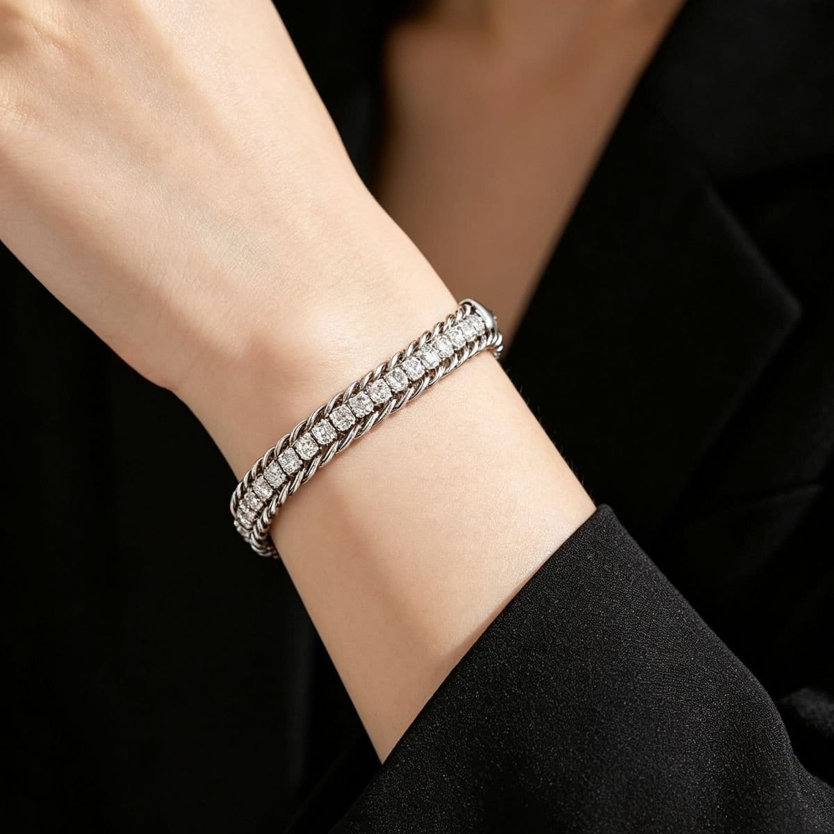 Pulseira estilo lacraia cravejada com zircônias 19cm+5cm - Foto 1