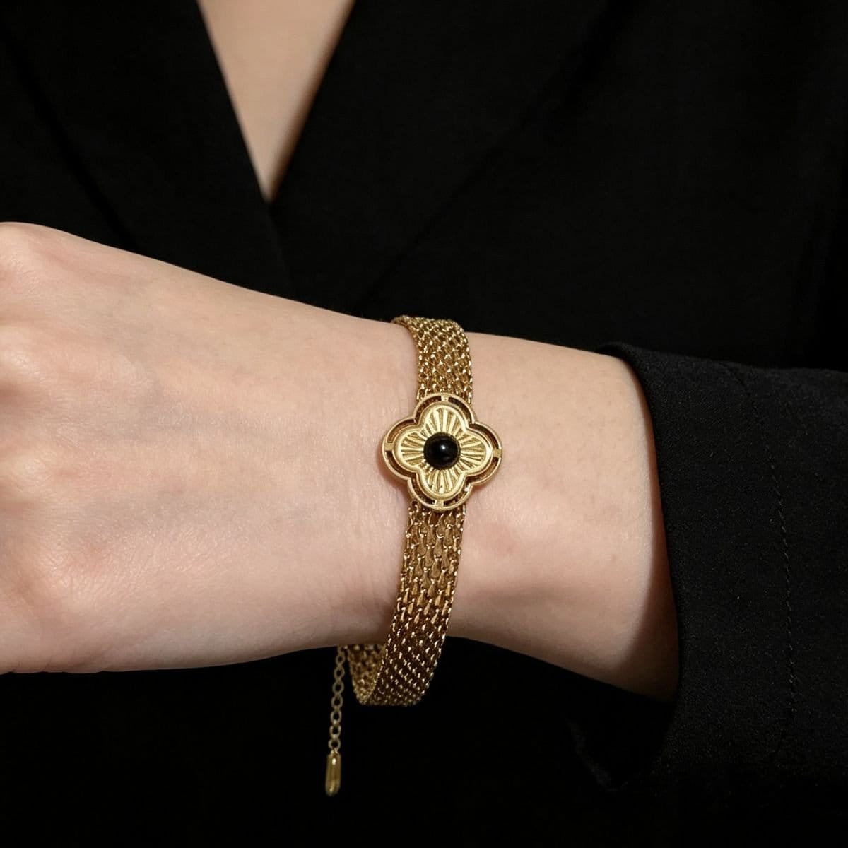 Pulseira aço inox dourado banhado ouro 18k com pedra preta 19cm + 5cm - Foto 3