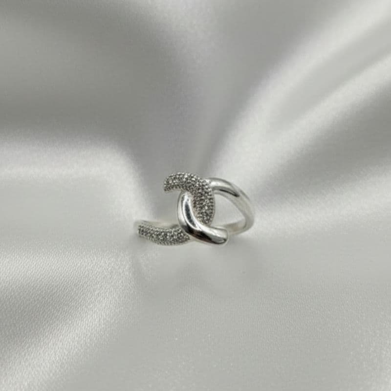 Anel Entrelaçado Liso e Zircs n22/23