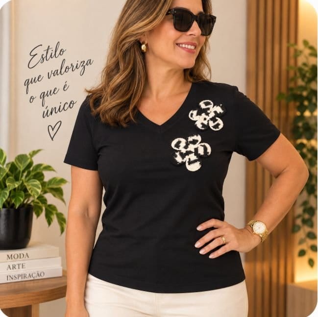 Camiseta Customizada - aplicação em crochê - Foto 1