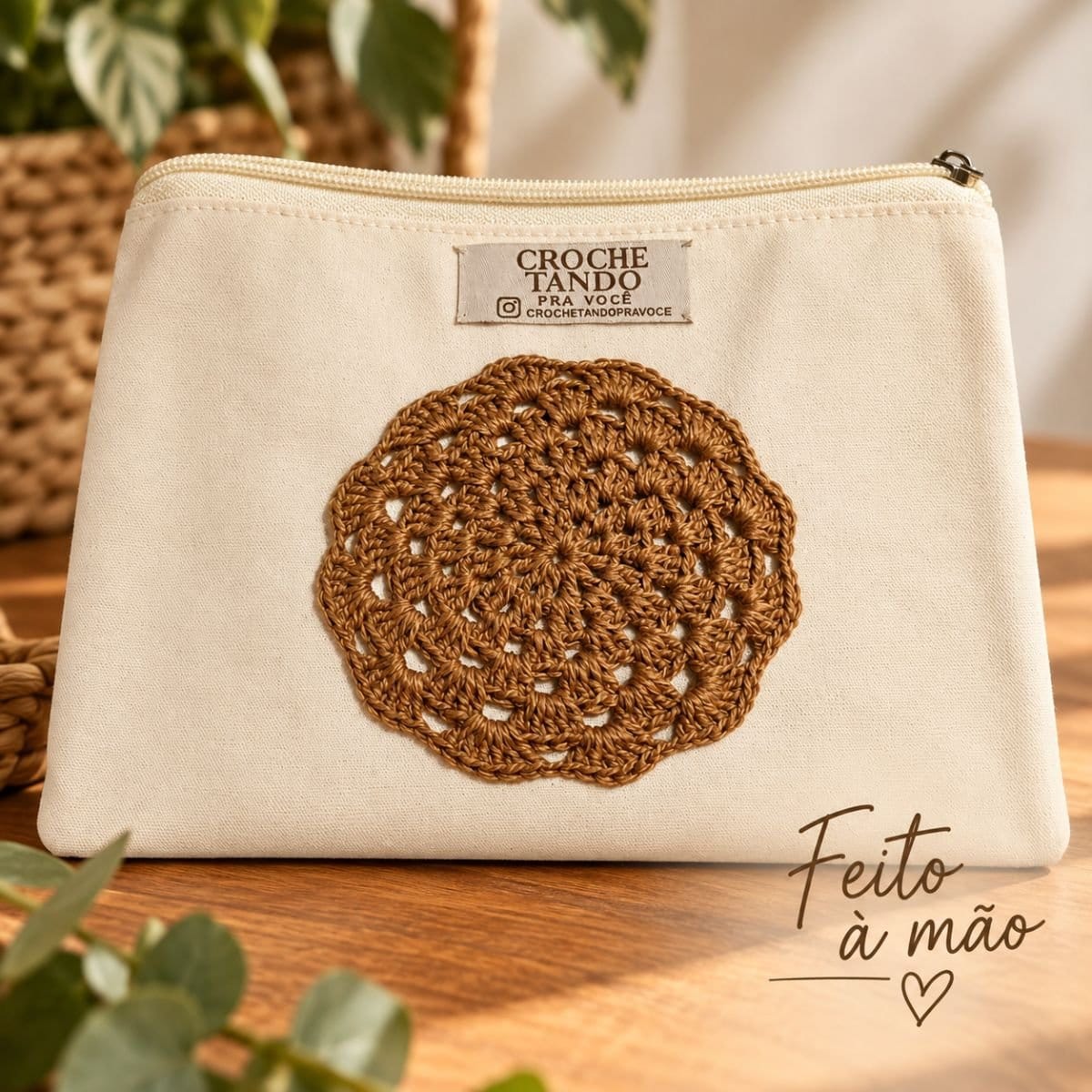Necessaire 15x20 com aplicação em crochê - Foto 1