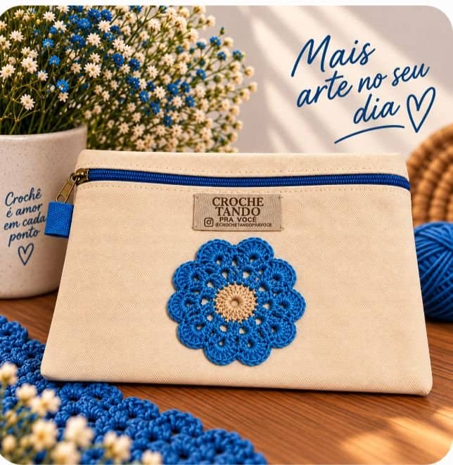 Necessaire 15x20 com aplicação em crochê