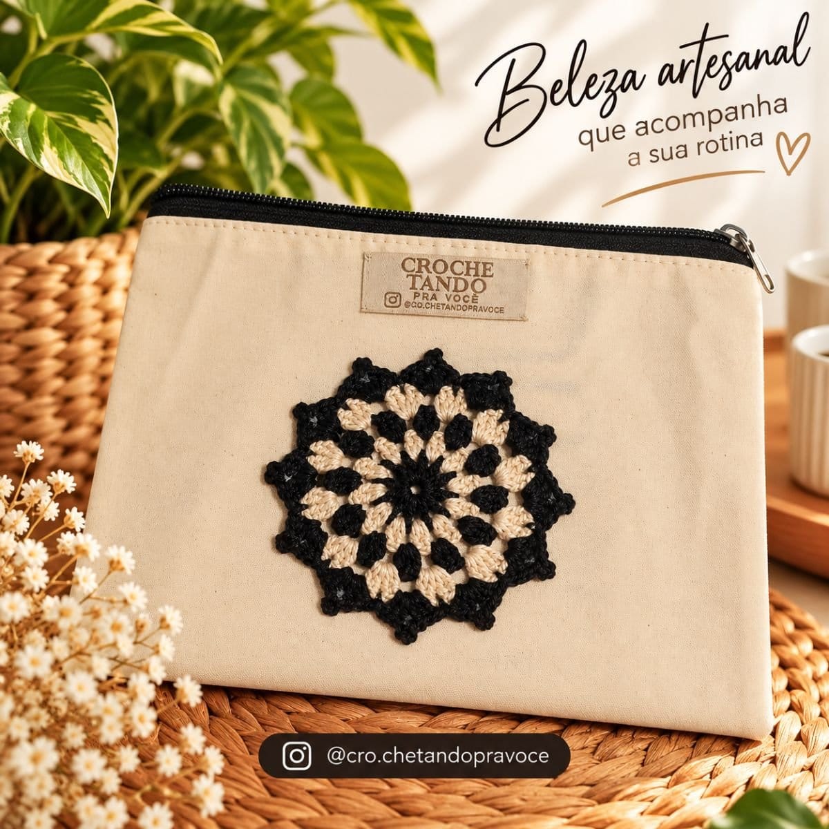 Necessaire 15x20 com aplicação em crochê - Foto 1