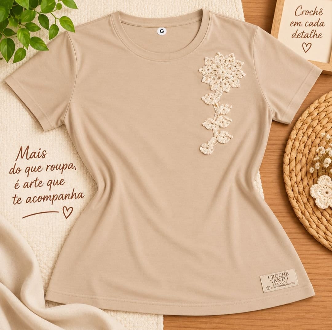 Camiseta Customizada - aplicação em crochê - Foto 1