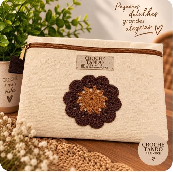 Necessaire 15x20 com aplicação em crochê - Foto 1