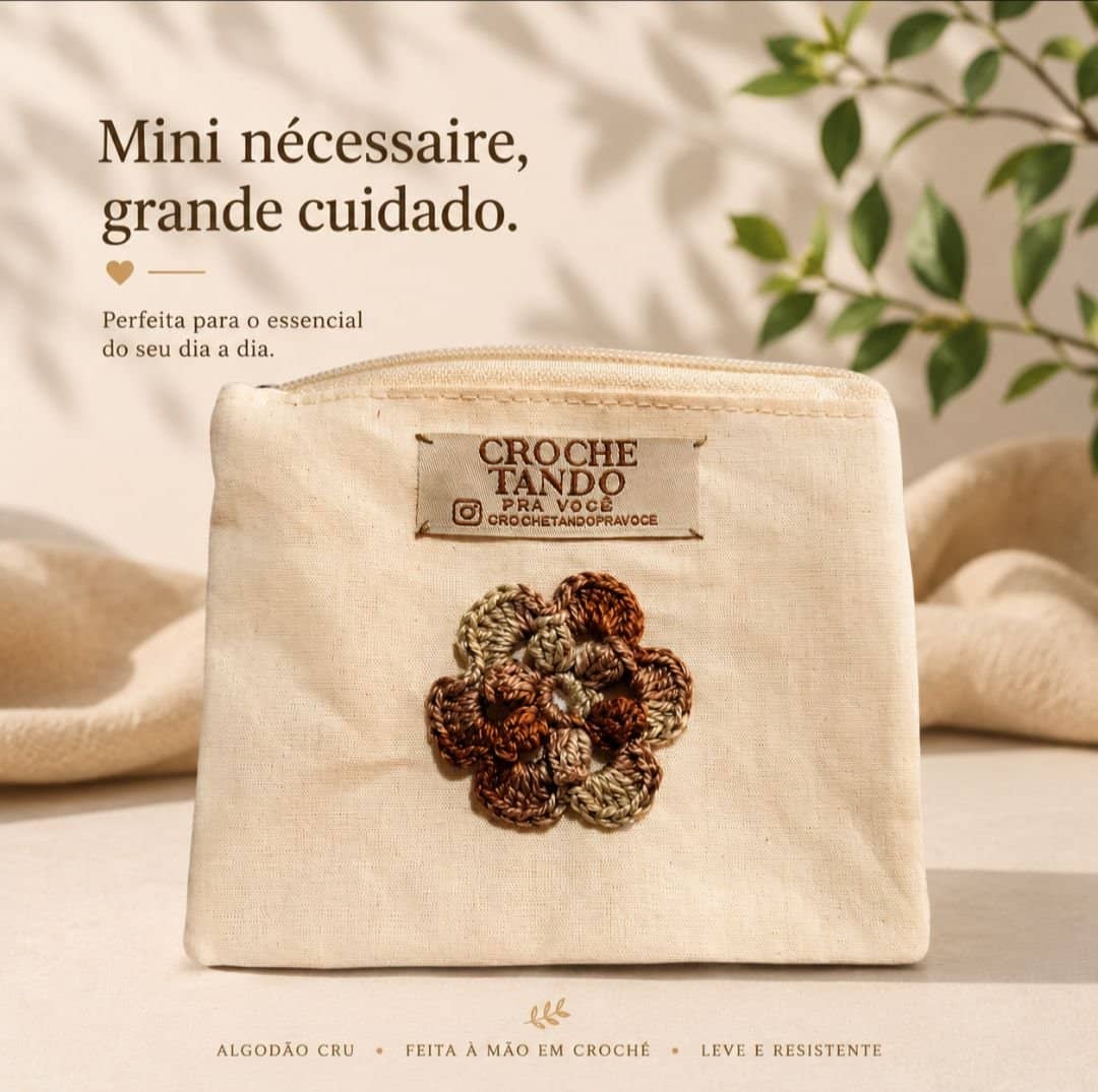 Mini nécessaire 10x15 com aplicação em crochê