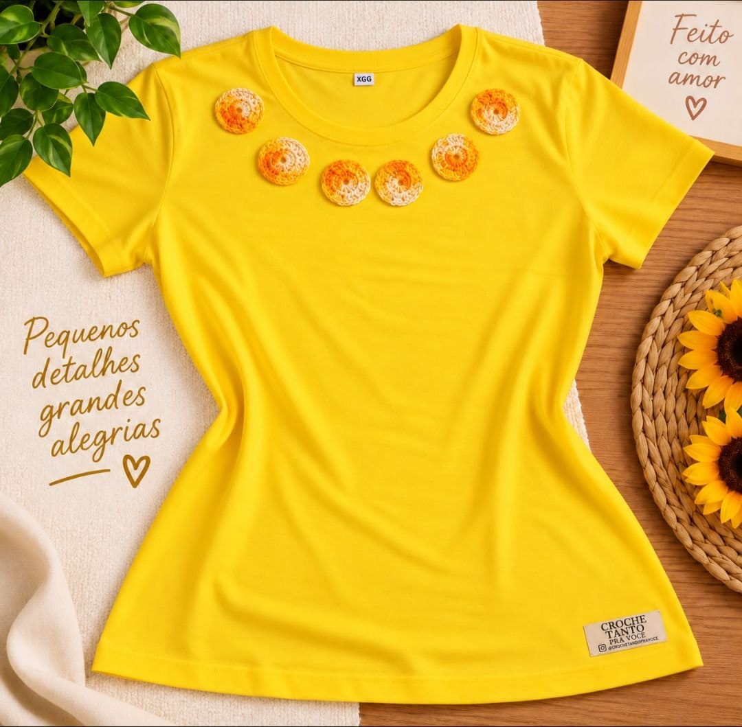 Camiseta Customizada - aplicação em crochê - Foto 1