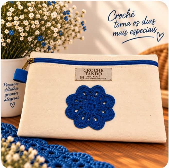 Necessaire 15x20 com aplicação em crochê