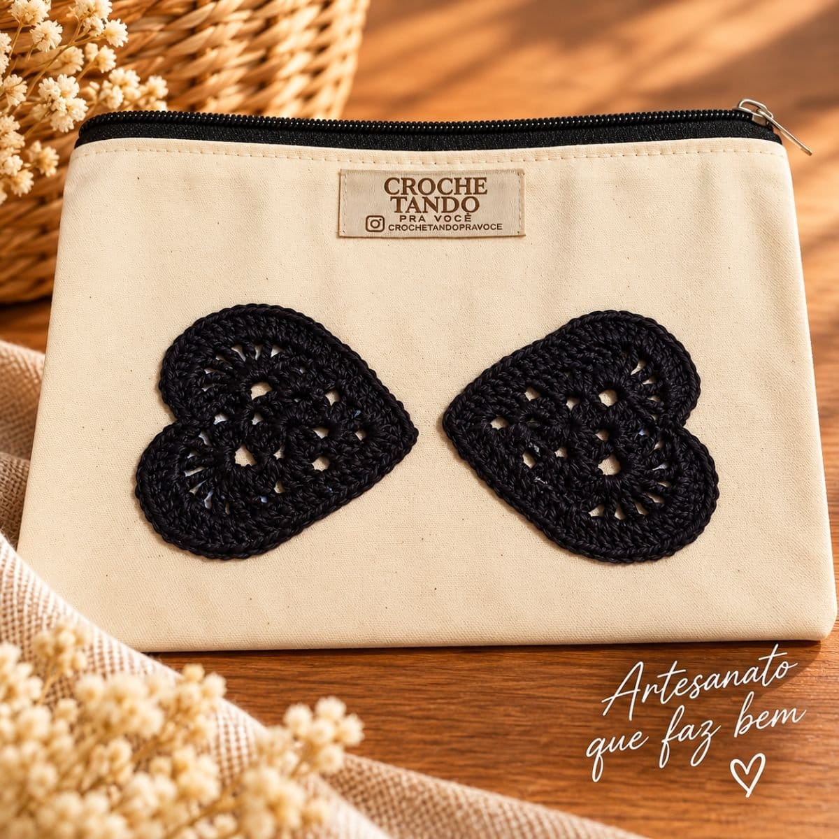 Necessaire 15x20 com aplicação em crochê - Foto 1