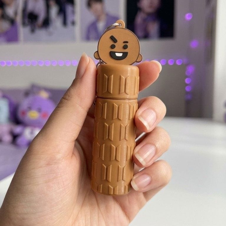 Porta Lip Balm BT21 com Chaveiro | Escolha seu Personagem | Suporte para Hidratante Labial - Foto 5