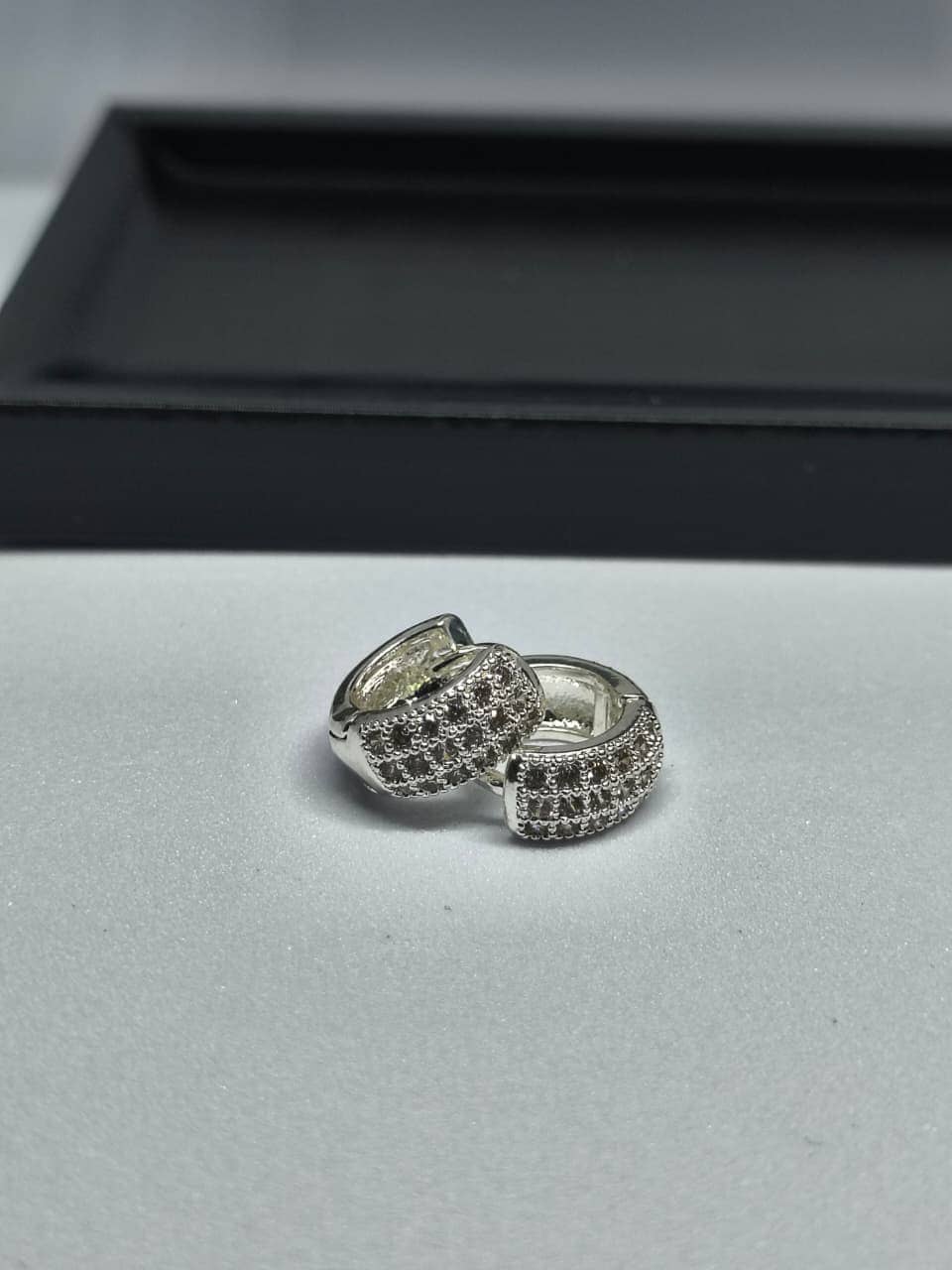 Brinco Argola com Zircônia – Elegance