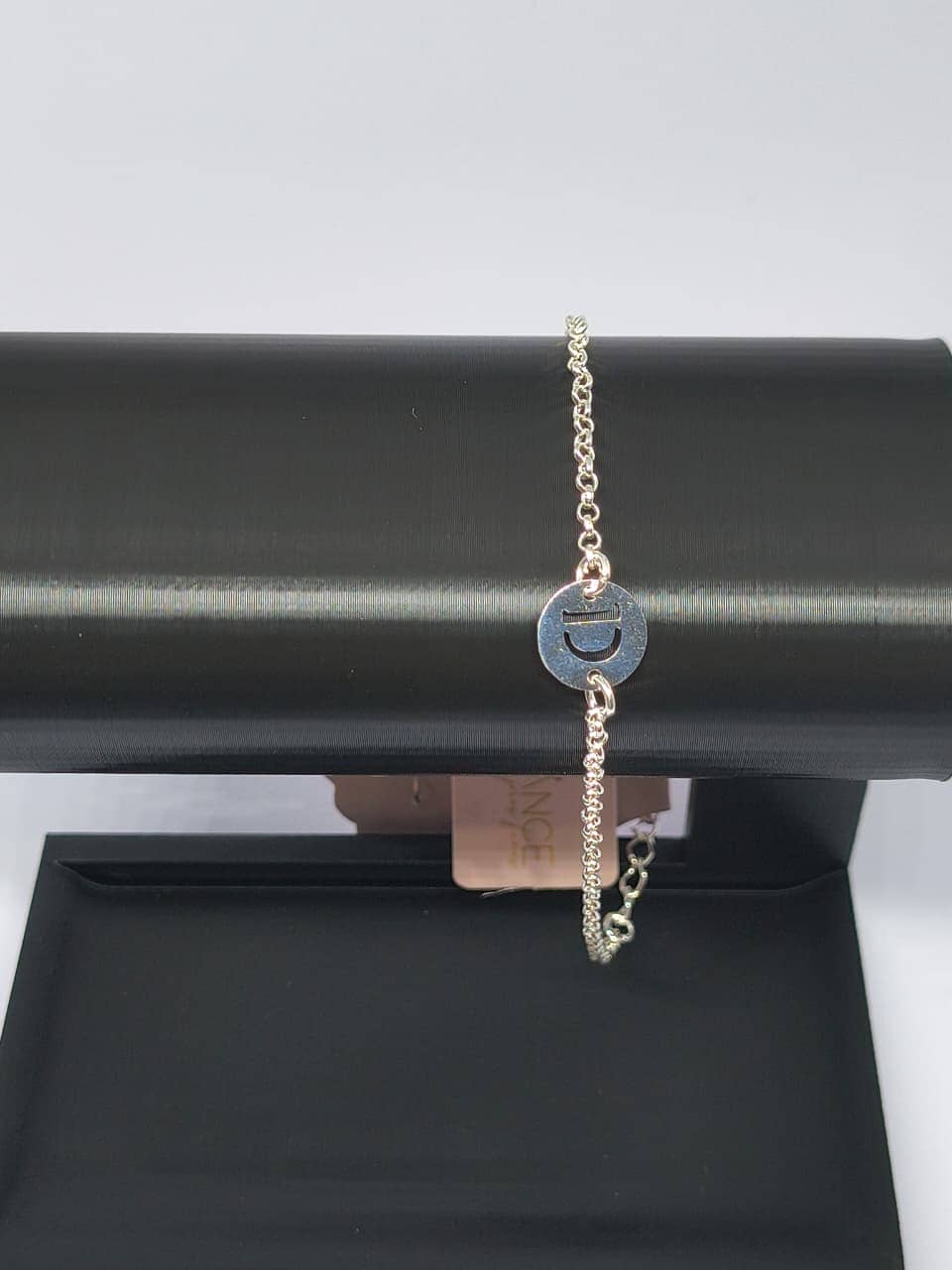 Pulseira com Letra “D” – Elegance