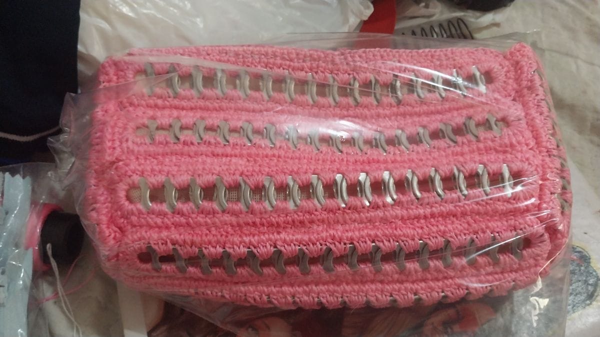 Clutch Rosa Sustentável em Crochê - Foto 2