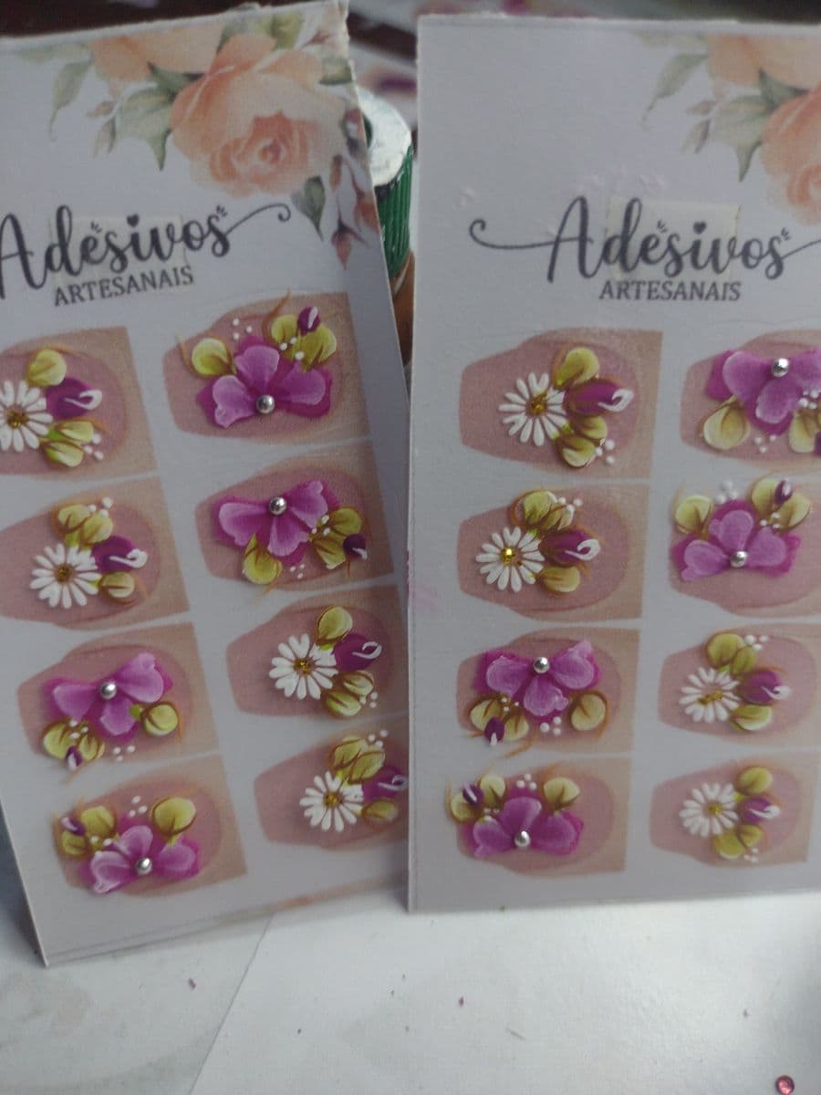 Adesivos flor lilás e branca