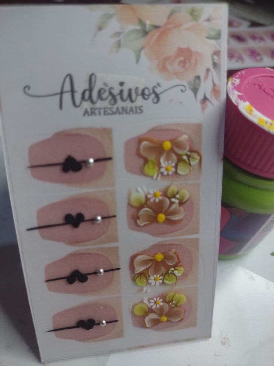 Adesivos flor marrom e coração