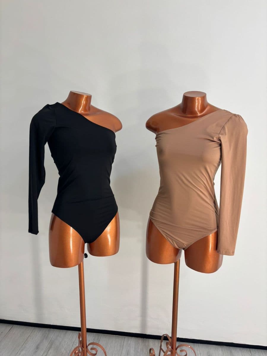 Blusa longa de um ombro